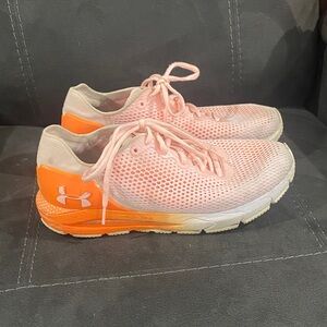 Under Armour Hovr Sonic 4Women’s Pink Mesh Running Shoes with Orange